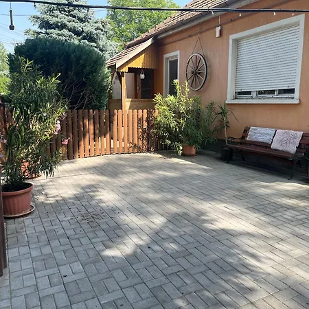 Tuende Vendeghaz Διαμέρισμα *